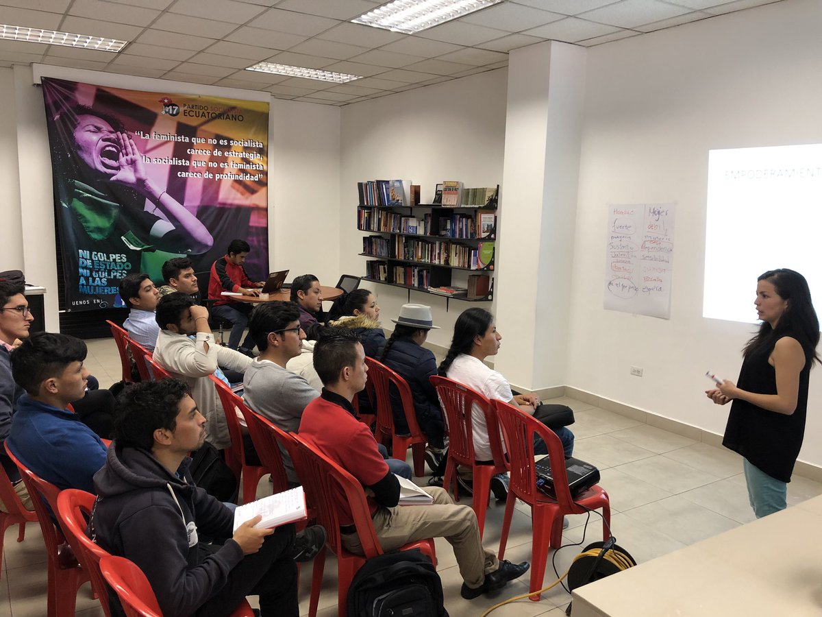 Culmina el segundo taller de nuestra jornada de formación y debate. Bajo la temática “Feminismo y socialismo: una agenda necesaria y urgente” ratificamos nuestro compromiso con la centralidad de esta lucha. 

#SembramosSocialismo