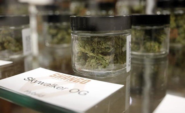 Only 'one or two' pot shops to open in Ottawa by April, but more are on the horizon dlvr.it/QtgvqY #ottnews https://t.co/WrDWLpNVwS