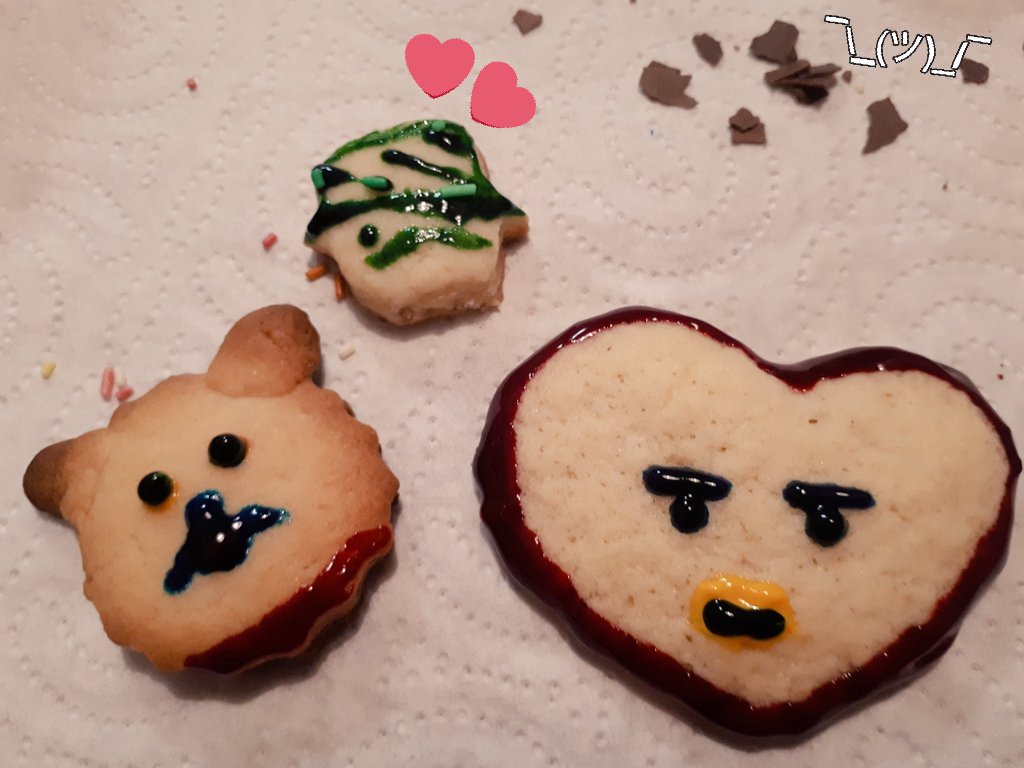 daza1s_bandage's tweet photo. I understand that many of you are sad, soo--

LOOK AT WHAT I DID SJSJ 
Maybe they don't look that gooood BUT(!) they really taste amazing uwu
Have a good day 아미!💜🧡💜💕

#CheerUpARMY 
#ThankYouBTS 
#BTS #BT21 #TATA #RJ #mycoolsnowmanwithoutabody https://t.co/hs65SGZYpt