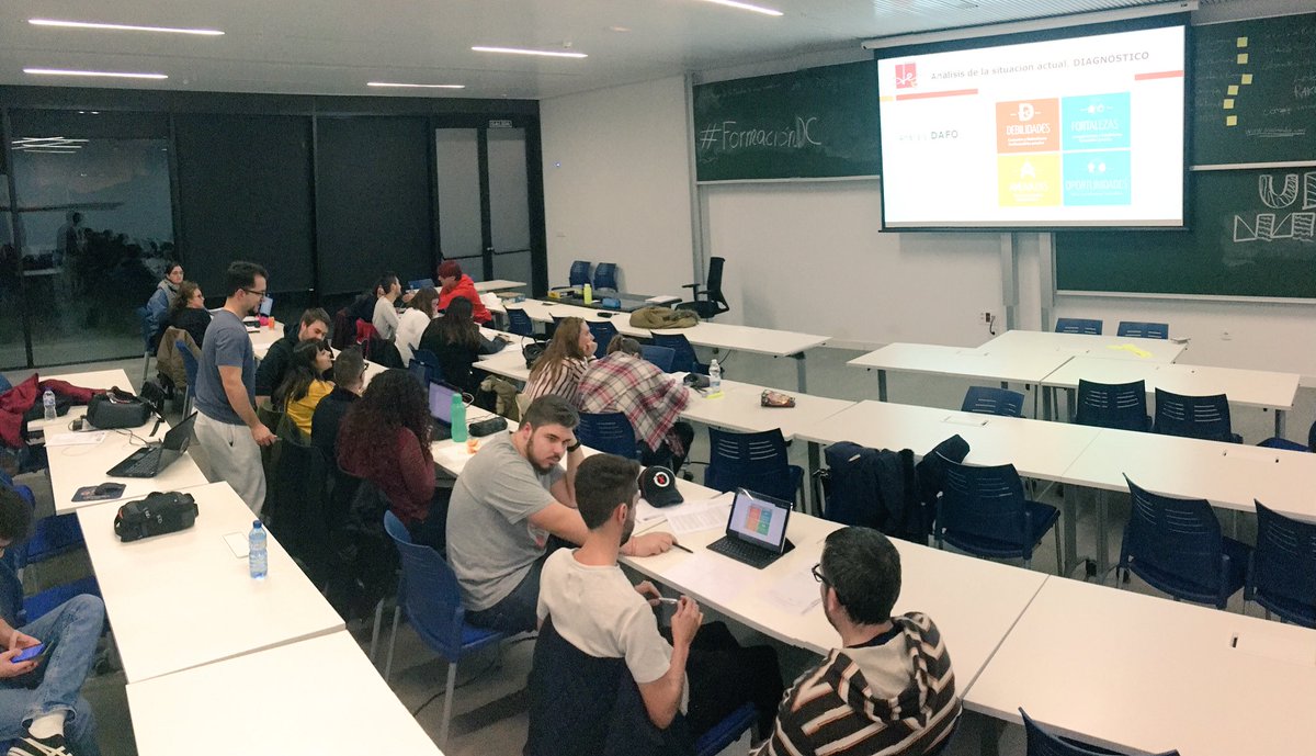 delegacionumh's tweet photo. Último taller del día “PlanificaÓN” hacemos análisis de la situación actual a través de un DAFO .
Planificación del trabajo por cada Delegación de Centro 💪🏻 #FormacionDC https://t.co/YNhcBNZ2iL