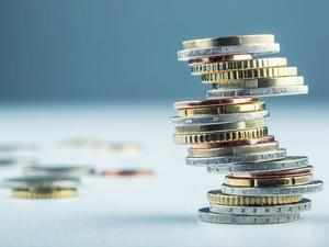 MoneyGuru_India's tweet photo. Should you judge a mutual fund by its NAV?
https://t.co/dhA3fiROrp  #mutualfunds https://t.co/DQoUnq168X
