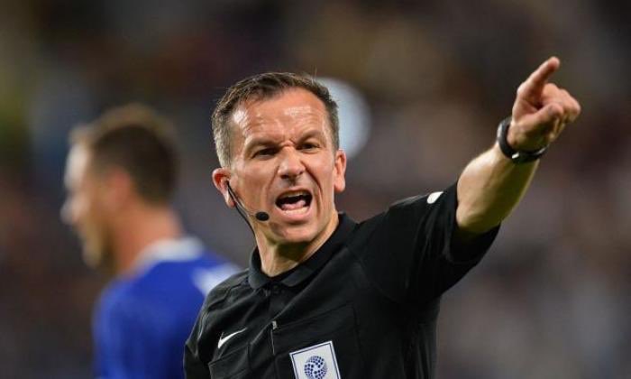 champochats's tweet photo. #ITFC fans wondering where the SEVEN added minutes came from? Look no further than 4th official- Keith Stroud... https://t.co/pDMjiKTCU2