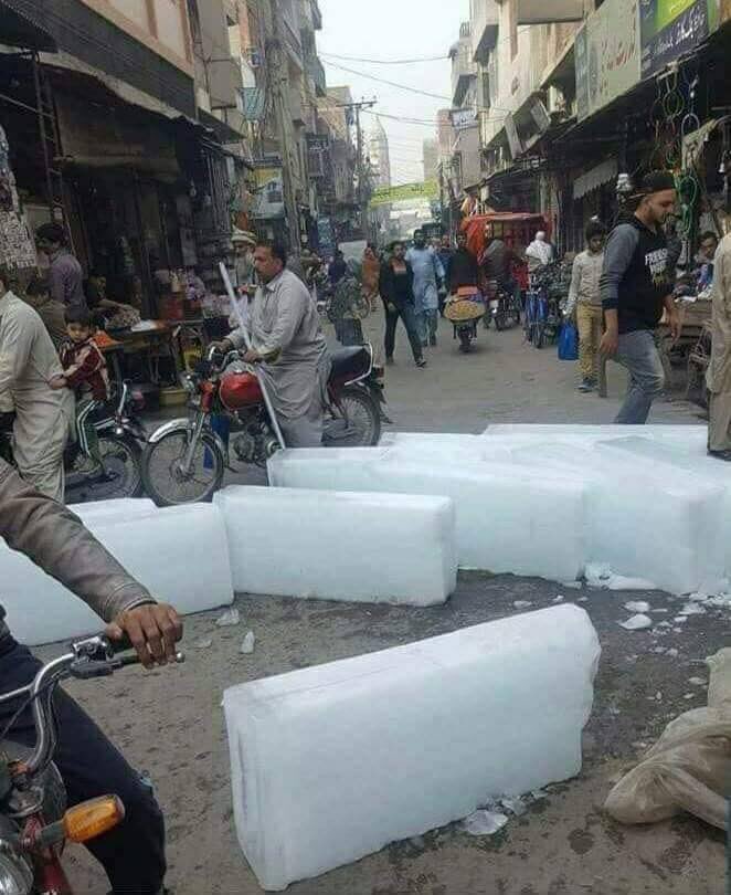 Sanam Baloch on Twitter "Heavy snowfall in Karachi 😂…