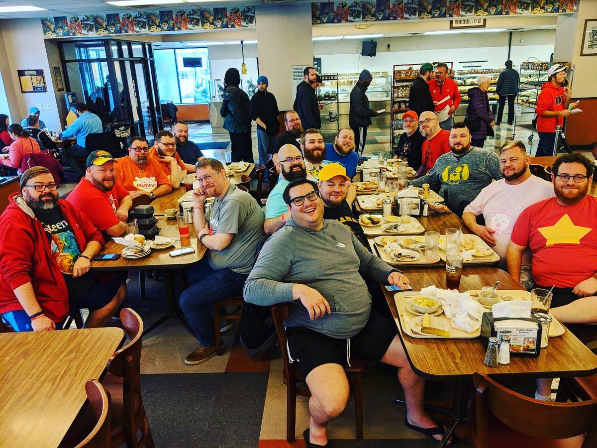 Cubcake76's tweet image. Another year at Midwest BearFest, another fantastic meal at @ShapirosDeli.

#MWBF #MidwestBearfest