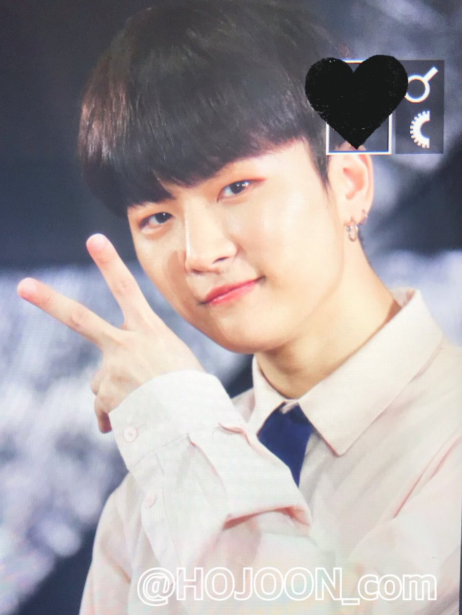 HOJOON_com's tweet photo. 181215 TOKYO🗼 LIVE😎✌🏻🎈
#HOJOON #호준 #ほじゅん @XENO_T_twt 
#제노티 #XENO_T #오늘도호준이합니다

얼굴도 머리도 정말 귀엽게 ���서
나는 심장병 같은 호준병이라니 두근두근❣️
오늘도 고마워!! 앞으로도 고마워!!!ㅋㅋㅋㅋ https://t.co/6hRlJIKp8M