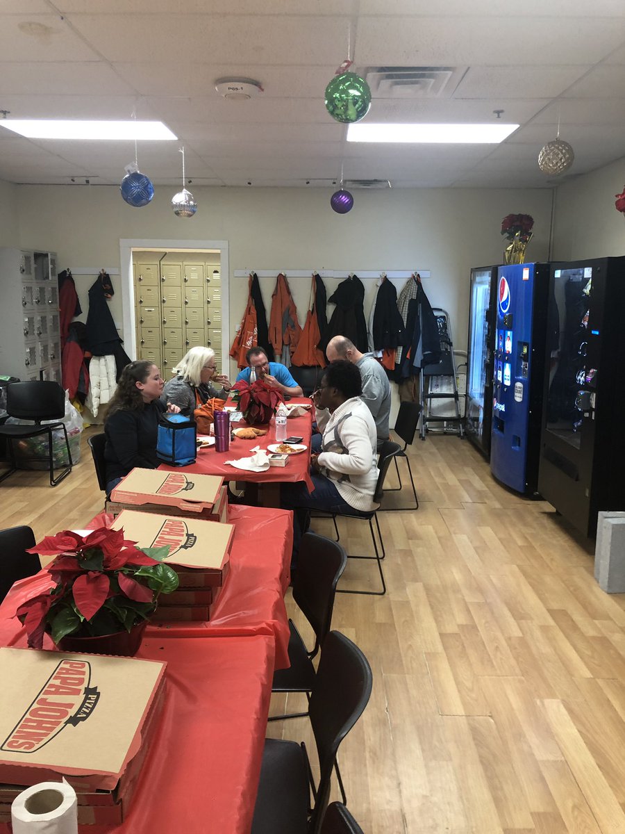 igor0217's tweet photo. Store 4655 celebrating 13th year  anniversary  with pizza and cake for our amazing associates!!! Thank you for all your hard work and commitment!!
@forman_melvin @TerriDavisB @jefe4655 @MarcusINOrange @willirp67 @IamPurePlatinum https://t.co/vayEY4cWVO