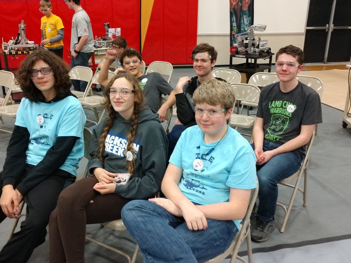 Teams queued up for their next match at #indysouthftcqt #roverruckus
@FTC_Indiana <a href="/FTCTeams/">FIRST Tech Challenge</a>