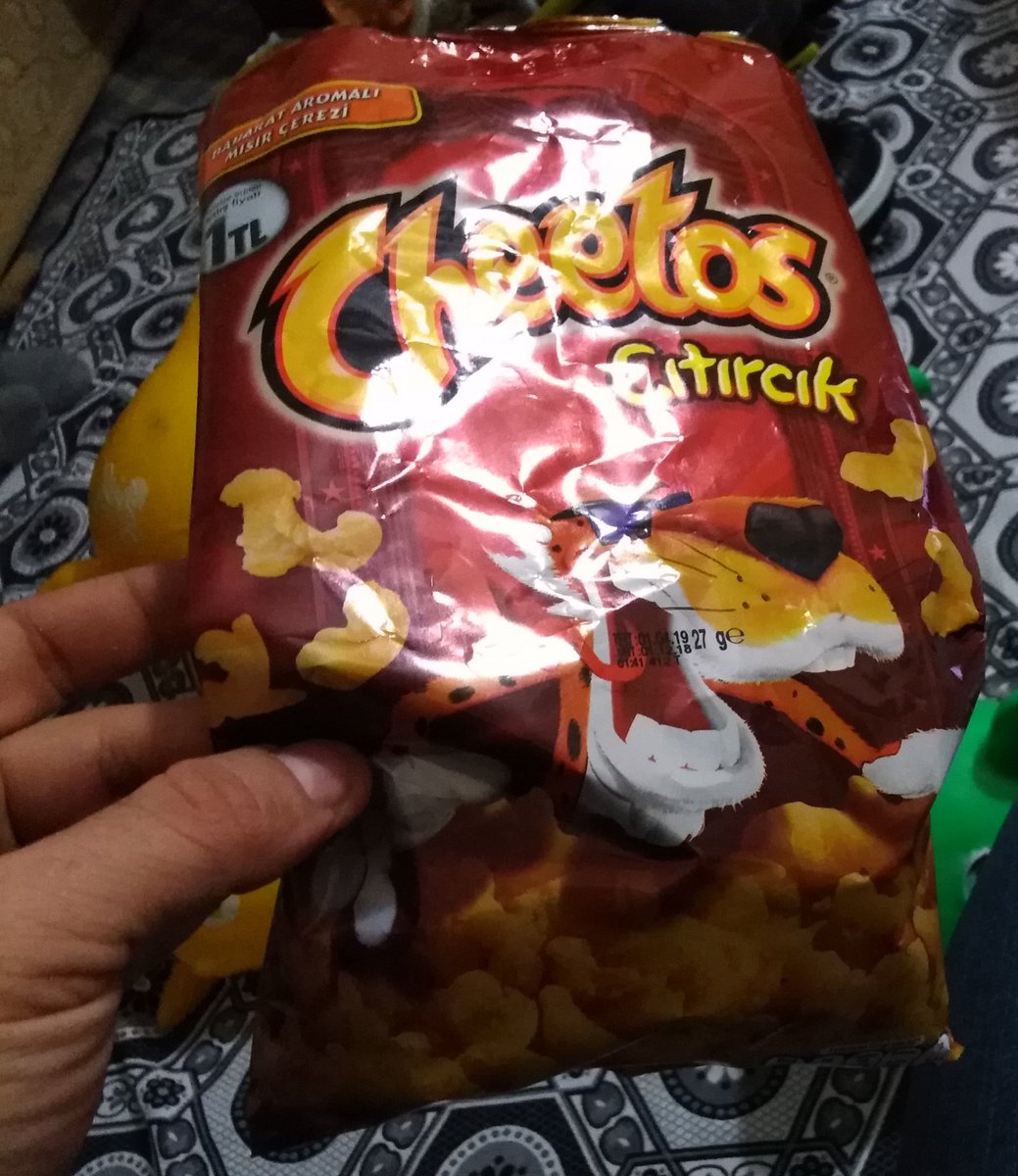 bybabidilba's tweet photo. Büyük boy Aldık içi neredeyse boş çıktı #cheetos #çıtırcıkcorn #çıtırcık #fritolaygıda #mısırçerezi #fritolay #kanma #satınalma https://t.co/rP1NwDpWha