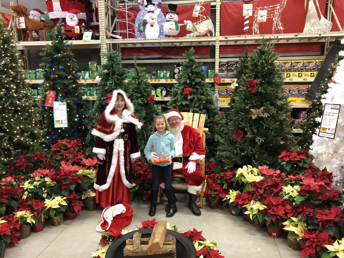 chrisallison's tweet photo. Santa Claus Coming to Town!!
Come join us today Saturday 12/15/2018.  Have your picture made with Santa here in Phenix City Alabama Home Depot.
#0817 https://t.co/L9rQfTk2hK