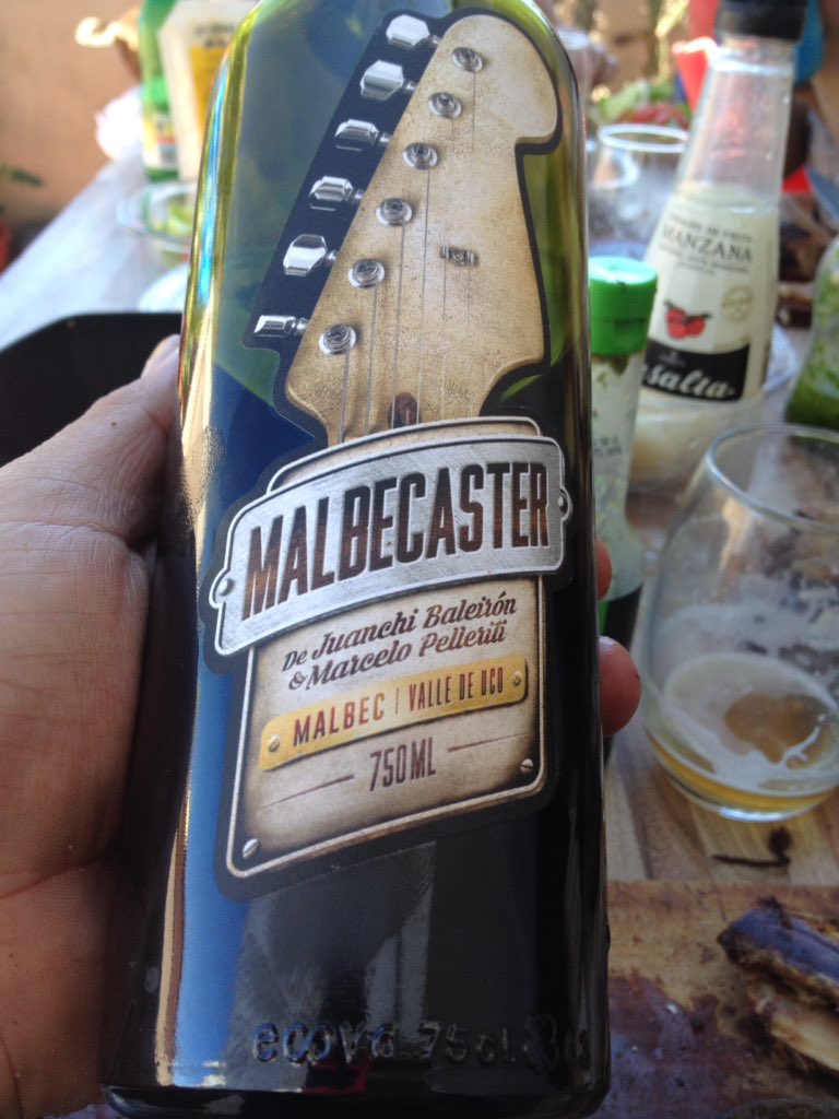 AcarockOK's tweet photo. Palpitando el @Winerock2019 con @somosrobinson no podía , faltar #malbecaster el gran vino de @JuanchiBaleiron y @MarcePelleriti https://t.co/MhumMvi5GB
