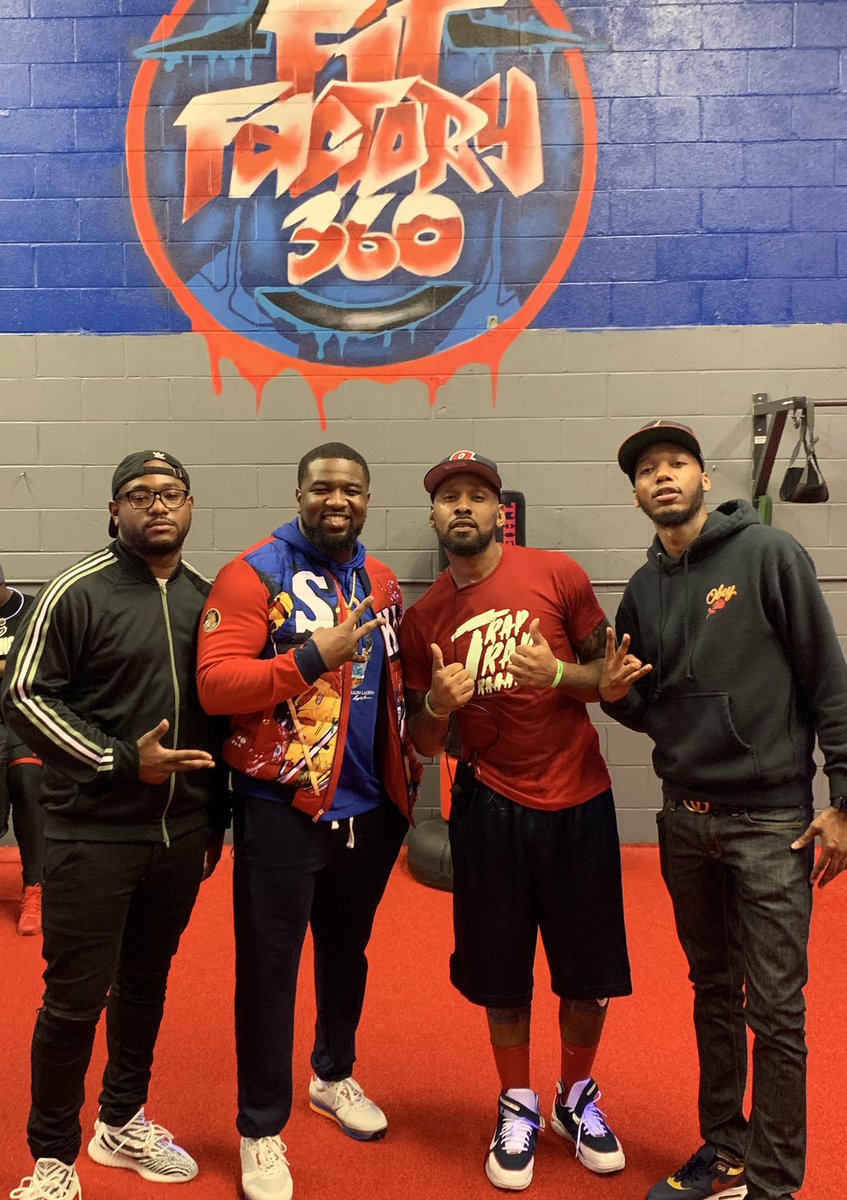 WE_R_FLY's tweet photo. S/O to Glow In The Dark Trap Christmas Edition for rockin wit us ππ½ββοΈπ @mookmanshawty x @only1easton #trapboxing #bodybyted #fitfactory360 #glowinthedark #swagsurfin #TheWaveContinues https://t.co/J8H1tVlHn7