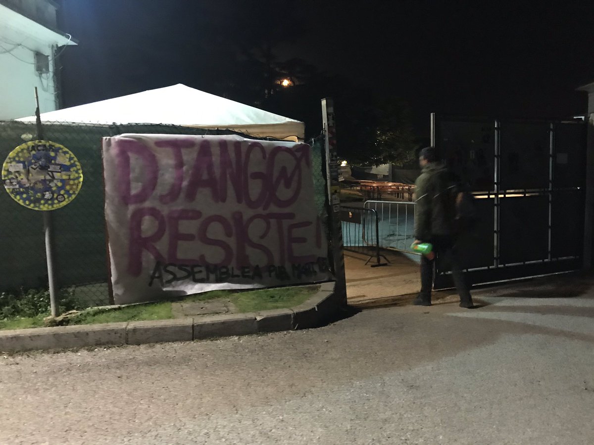 global_project's tweet photo. @CsDjango resiste ai vili attacchi della giunta leghista di Treviso.
Qui tutte le info: https://t.co/He97ackVOu
Alle multe imposte dal comune gli attivisti rispondono: “non ci fermerete così!”
#Treviso #csDjango #attaccoleghista https://t.co/tYvG2Y6hRV