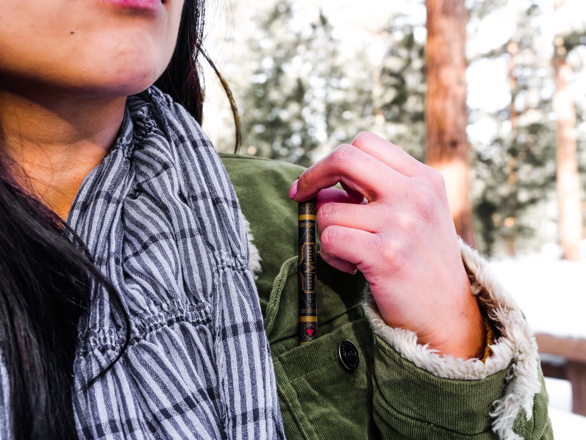 vvglab's tweet photo. Headed someplace where winter has taken hold this weekend? Stay cozy and warm with one of our Fire series strains like Durban Fire, Face On Fire, or Hell's Fire 🔥 #purepotency #followthescience
.
.
Must be 21 and over to consume. Keep out of reach of children.
#vvg #vegasmstick https://t.co/yM8RglZkcx
