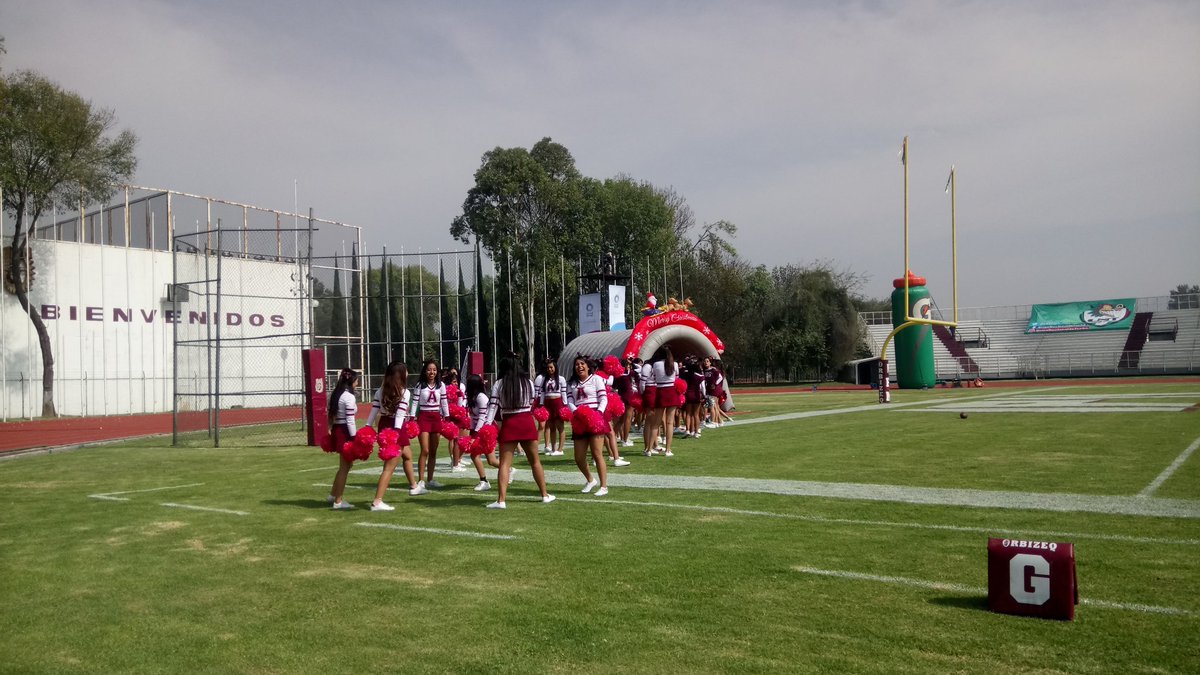 KathDaz_'s tweet photo. Todo listo en el WM…
Autoridades, Coaches, Cheerleaders, Afición.
#SelecciónIPN vs #SelecciónONEFA
PREGAME
#HUÉLUM #PolitécnicosDeCorazón #LigaMayor2018 #IPNvsONEFA
#ThisGirlLovesFootball #TazónJacintoLicea https://t.co/edRkWNP4VW