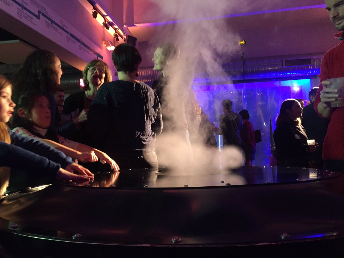 Exploradome's tweet photo. Ce soir les salarié•e•s et volontaires passé•e•s et présent•e•s de l’@Exploradôme fêtent les #20ansExplo ! https://t.co/uyMRPohLYf