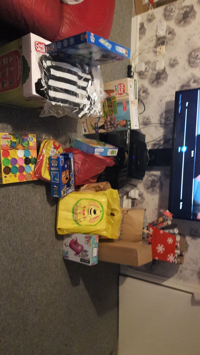 Anyone want to wrap for me 😩😂😂🤦‍♀️ I think I may of over done it again.....