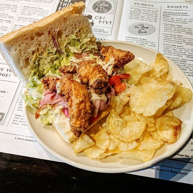 NomsInLex's tweet image. Lunch at @thirstyfoxlex @zimscafe Kentucky Colonel Po'Boy with buttermilk fried chicken tenders, griddled country ham, Swiss cheese, honey dijonnaise... YUM!  A collection of Ouita's best foods from her restaurants around town... Delicious!  #noms #kentu… ift.tt/2A0XiTH