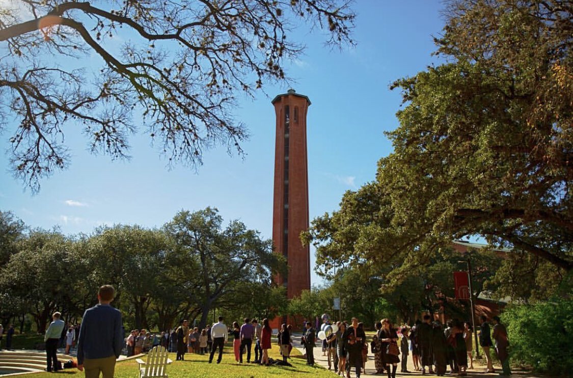 tusambassadors's tweet photo. Congratulations to all the newly minted Trinity alumni today, but a special congrats to Rachel, our ambassador. Weโre proud of you and all that youโve accomplished! ๐๐๐#tigerpride #trinityalumni #tu18 https://t.co/27jM7ZHImJ