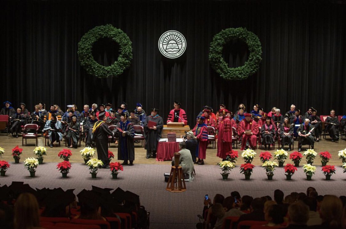 tusambassadors's tweet photo. Congratulations to all the newly minted Trinity alumni today, but a special congrats to Rachel, our ambassador. Weโre proud of you and all that youโve accomplished! ๐๐๐#tigerpride #trinityalumni #tu18 https://t.co/27jM7ZHImJ