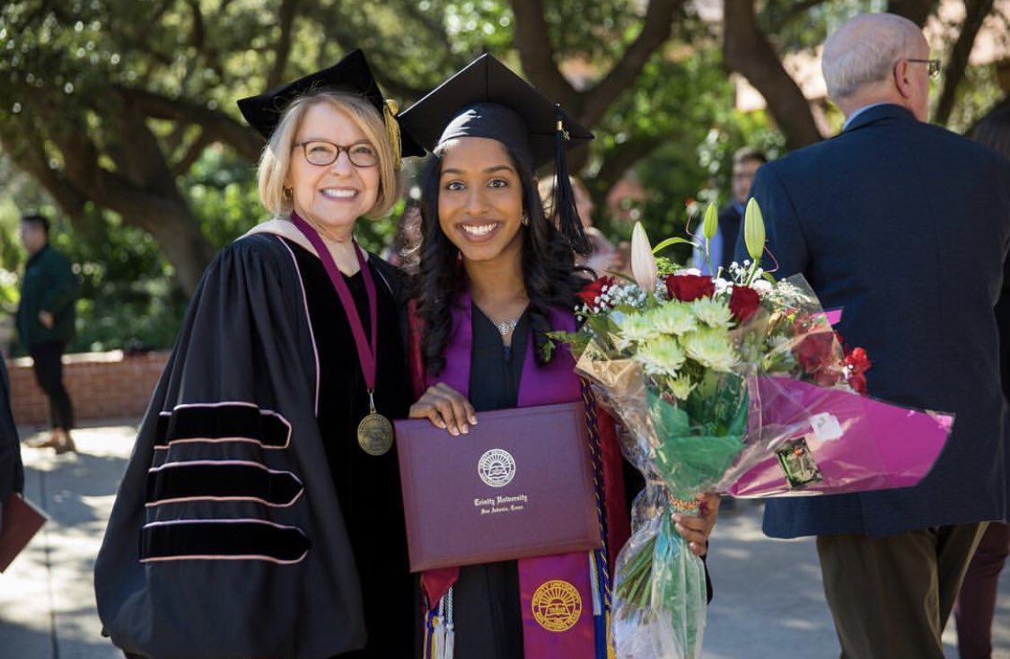 tusambassadors's tweet photo. Congratulations to all the newly minted Trinity alumni today, but a special congrats to Rachel, our ambassador. Weโre proud of you and all that youโve accomplished! ๐๐๐#tigerpride #trinityalumni #tu18 https://t.co/27jM7ZHImJ