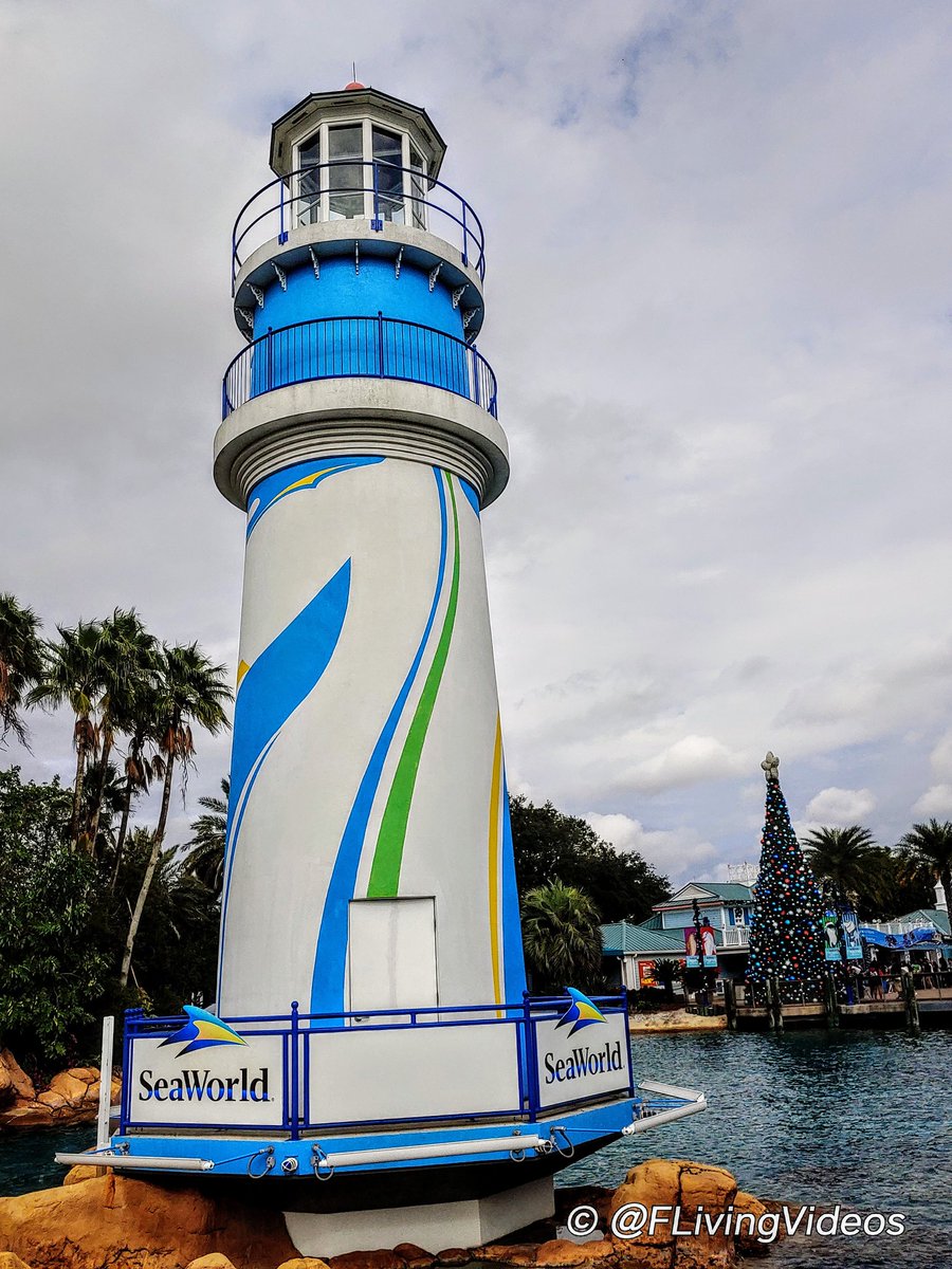 FLivingVideos's tweet photo. We're at @SeaWorld checking out the #Chistmas festivities! If you see us say hi!
#SeaWorld #Orlando #Celebration #LoveFL #ExploreFlorida #Shaky #PassholderPerks #HappyHolidays #DontMindTheClouds https://t.co/O7pAQehTBu