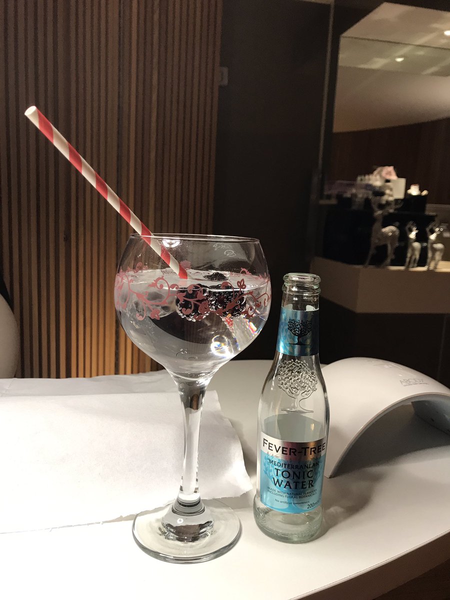 juliekentmbe's tweet photo. New nails #redbaroness with @SeedlipDrinks #fakegin & @FeverTreeMixers #mediterranean #fruity @BeautyGees @malcheltenham #fabservice #spoilt #ambassadore Thank You @Stevewilmer #iforgottopay #again #!! https://t.co/aqZzoFZjOY
