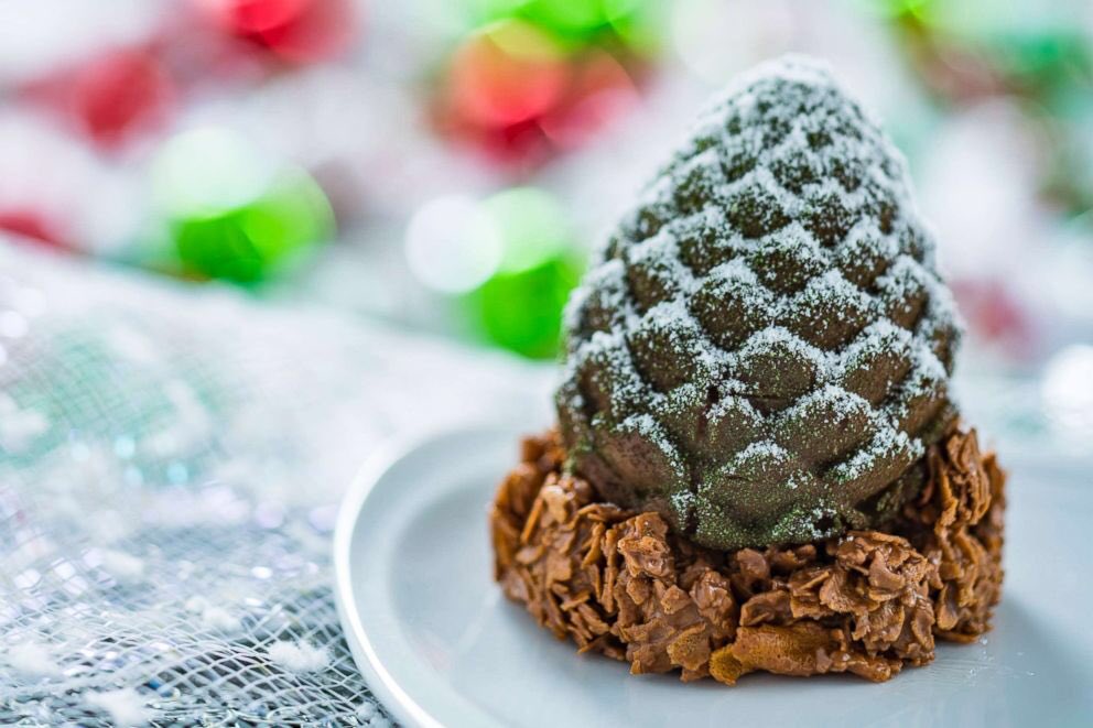 lol4MarkDaniel's tweet photo. Ok!!!! @DisneyParks isn’t paying me for this, but if you haven’t tried the Chocolate Chestnut Pinecone from the #BacklotExpress u haven’t lived! 🥺🥰 In fact @DisneyParks can pay me in Choco-Ches-Pinecones! https://t.co/H32jpdnabN