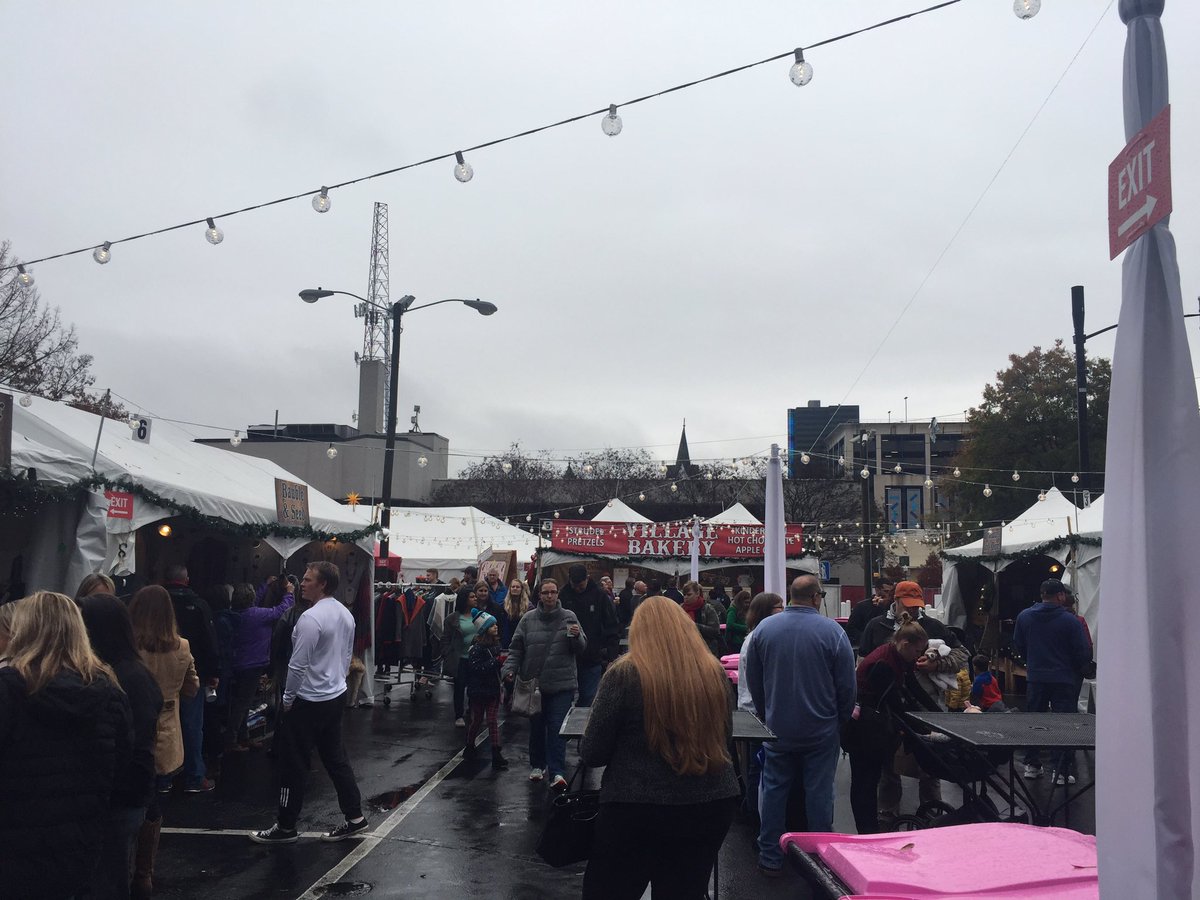 nicole_murphey's tweet photo. Had a great time visiting the village today! @CLTChristmas #moreGluehwein 🥨🍬🍺🎄#Christkindlmarkt @charlotteagenda  @CharlotteUSA #uptown #Charlotte #nc https://t.co/lwCrH9wMte
