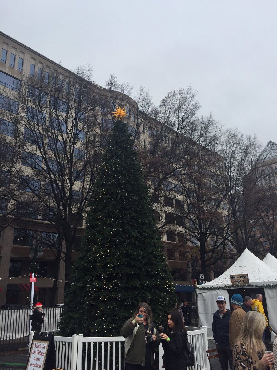 nicole_murphey's tweet photo. Had a great time visiting the village today! @CLTChristmas #moreGluehwein 🥨🍬🍺🎄#Christkindlmarkt @charlotteagenda  @CharlotteUSA #uptown #Charlotte #nc https://t.co/lwCrH9wMte