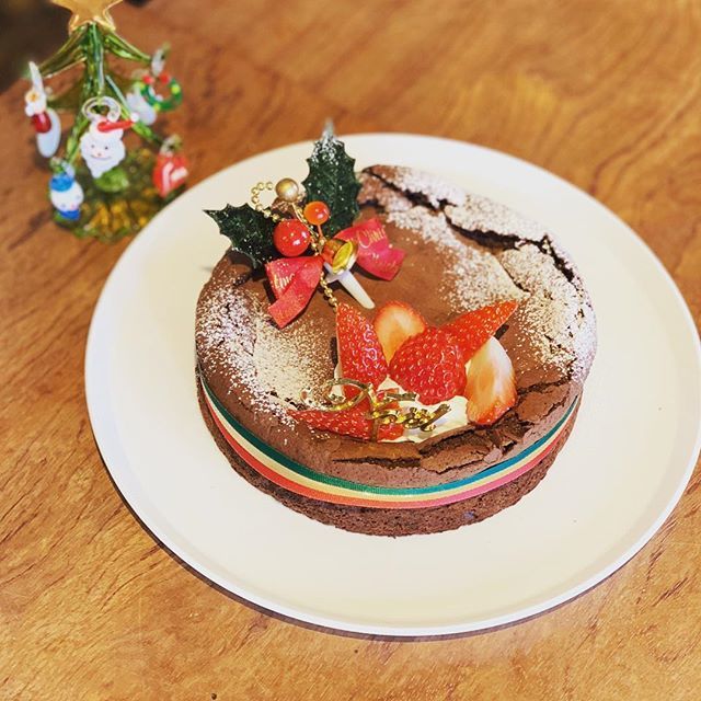 岩佐朋美 札幌cafe De ｚaza Twitter પર クリスマスガトーショコラ お早目のお渡し 予約はまだ受付してますーー クリスマスケーキ予約