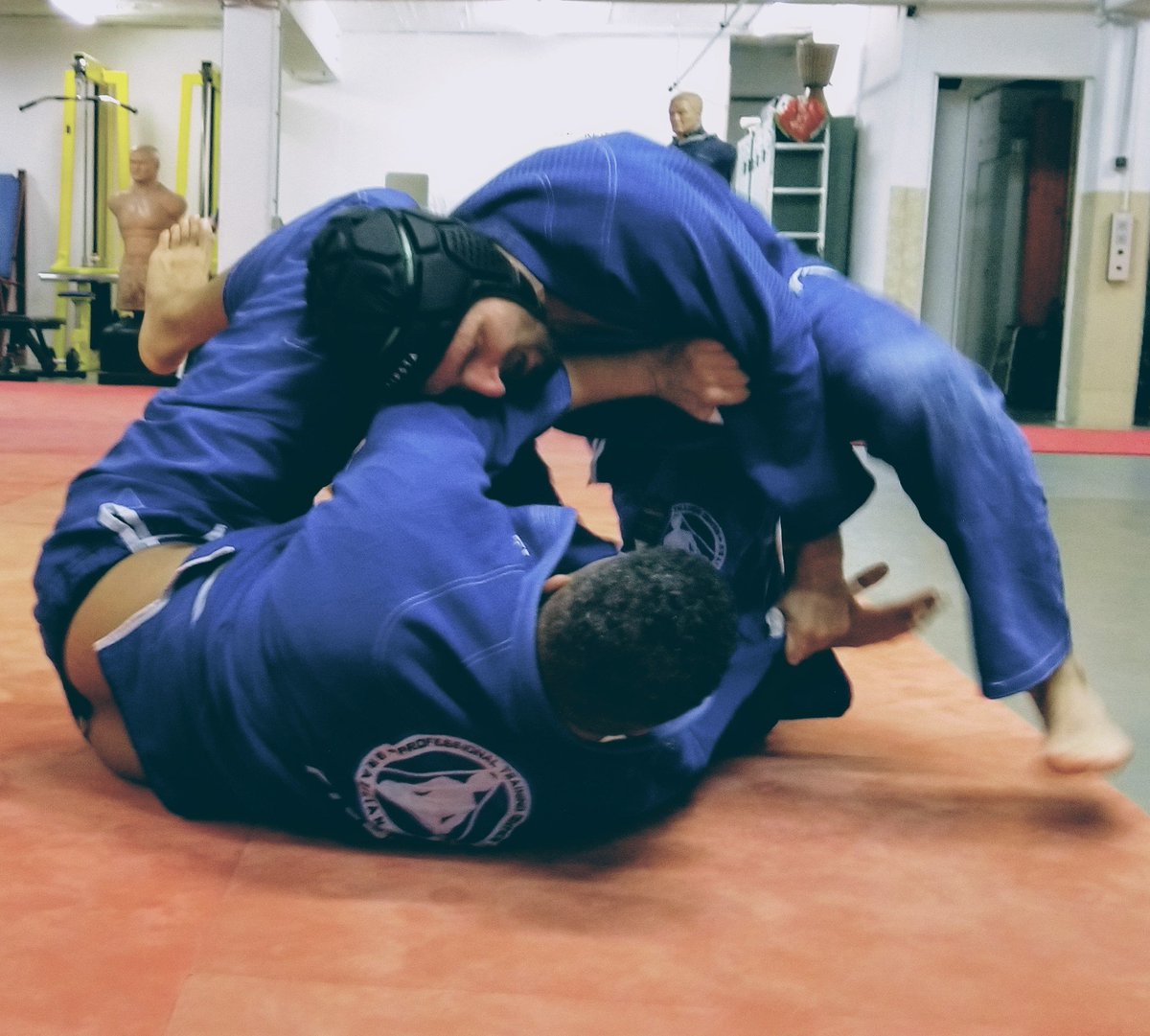 Open Guard pass vs Open Guard defense! #ptcbjj #bjjkoeln #bjjcologne #jiujitsugermany #bjjtraining #bjjteam #martialartskoeln #professionalbjj #professionaltrainer #kampfsportkoeln bjjcologne.de