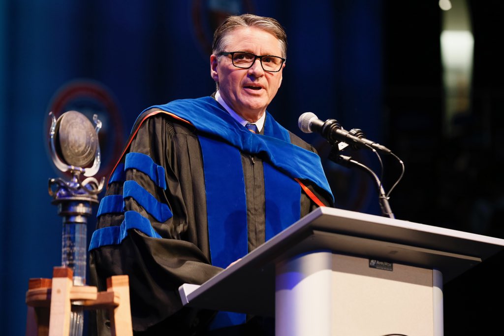 VistaspKarbhari's tweet photo. .@mavengineering grads are bound to transform the world. We're grateful for UTA alum &amp; @oncor COO, Jim Greer, who shared an impactful message on the importance of becoming active participants in fostering future STEM leaders &amp; proudly sharing the @UTArlington story #MavGrad2018 https://t.co/SM8tQCN1Dg