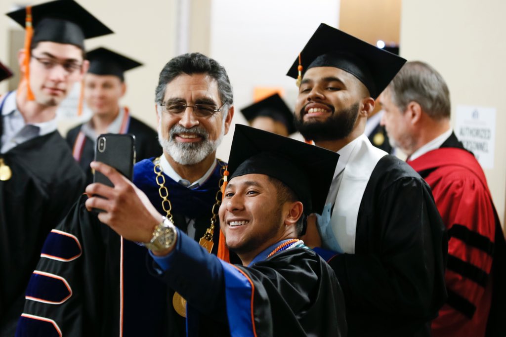 VistaspKarbhari's tweet photo. .@mavengineering grads are bound to transform the world. We're grateful for UTA alum &amp; @oncor COO, Jim Greer, who shared an impactful message on the importance of becoming active participants in fostering future STEM leaders &amp; proudly sharing the @UTArlington story #MavGrad2018 https://t.co/SM8tQCN1Dg