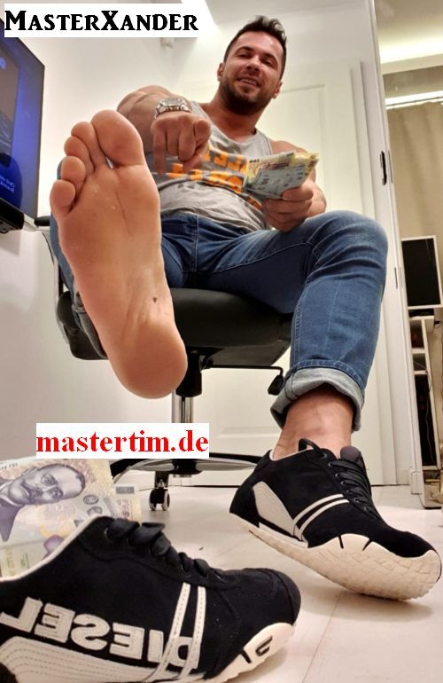 kingtim2012's tweet photo. Your Top 7 #FootMaster on #footkingspoll is the #musclestud and #findom #MasterXander cam approved #skypemaster HD webcam vote for this alphamaster# and his #malefeet here
https://t.co/75MhtkarTi https://t.co/KU3qS8p2Rd