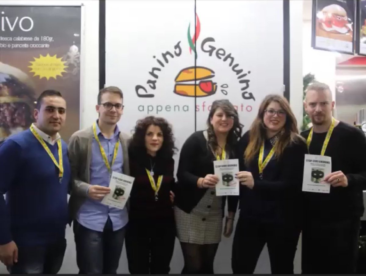 Giornata intensissima per i ragazzi di Coldiretti giovani impresa Cosenza che hanno raccolto le firme di tantissimi cittadini, intenti nello shopping pre natalizio su corso Mazzini a Cosenza, nel Centro Commerciale Metropolis di Rende #stopciboanonimo