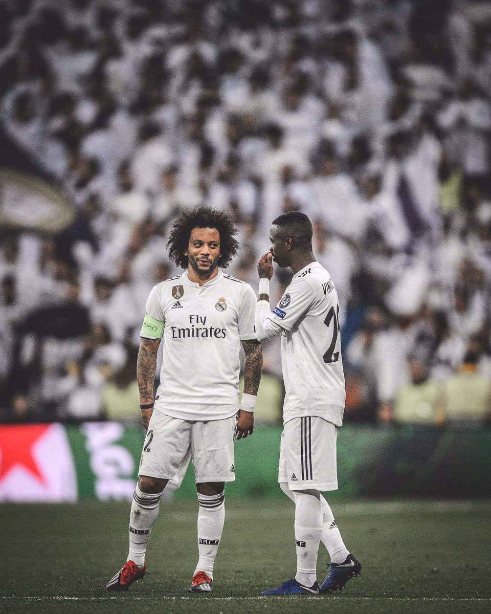 Seguimos! +3 puntos en la liga! Que venga el Mundialito. ¡HALAMADRID! @MarceloM12 👑