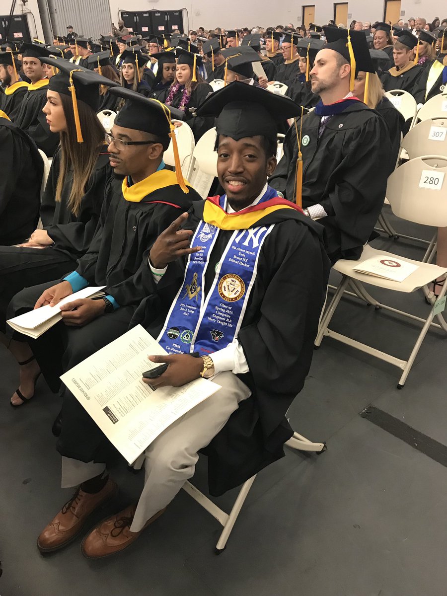 2face_1914's tweet image. M.S Information Assurance &amp;amp; Cybersecurity.  Need a security consultant ? Hire me 💰💻🤓 #FLTech Class of 2018. Mary Taught Me #PriceWentUp