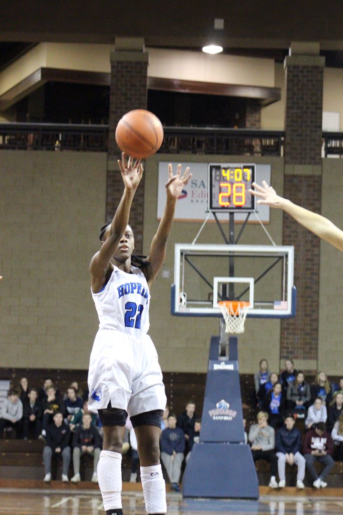 crissha's tweet photo. @Kayhlaadams11 vs O’Gorman #EdithClassic https://t.co/bQV2w71MUS