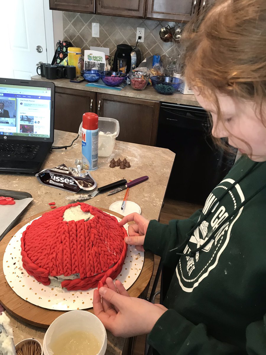 TheMillerBakery's tweet photo. Making progress on my first #campcakewinter2018 ! Thanks @yolanda_gampp we're having a blast! https://t.co/pVyjMZW67v