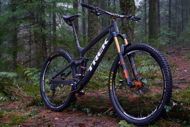 RideBikesWales's tweet photo. #RBW news : Just before this awesome @TrekBikes #Slash build left us for its new forever home earlier, we couldn’t resist at trip to #SmilogWoods to snap a couple of photos at rest in its natural habitat 🚵🏾‍♀️ https://t.co/F39EtR4W8c