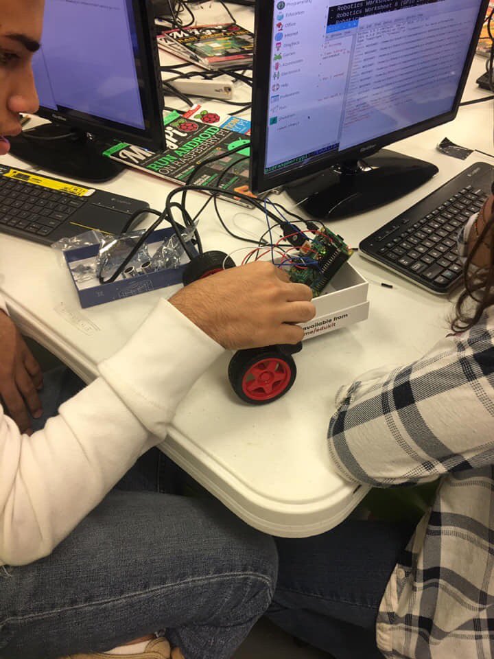 geomarster's tweet photo. Ok guys! @TheMagPi @Raspberry_Pi @MattRichardson @recantha Today we had our 3rd Robotics with Raspberry Pi Workshop! It was a blast! We are going to build a strog commmunity with these kids-teachers and parents Thanks to you!! Soon @PiWarsRobotics #PuertoRico https://t.co/TTT3ASuKnc