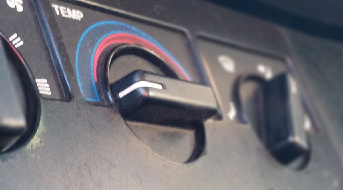 thealso's tweet image. It's the 15th of December and the sunroof is open and I can't get this any further into the cold 

Texas is toasty