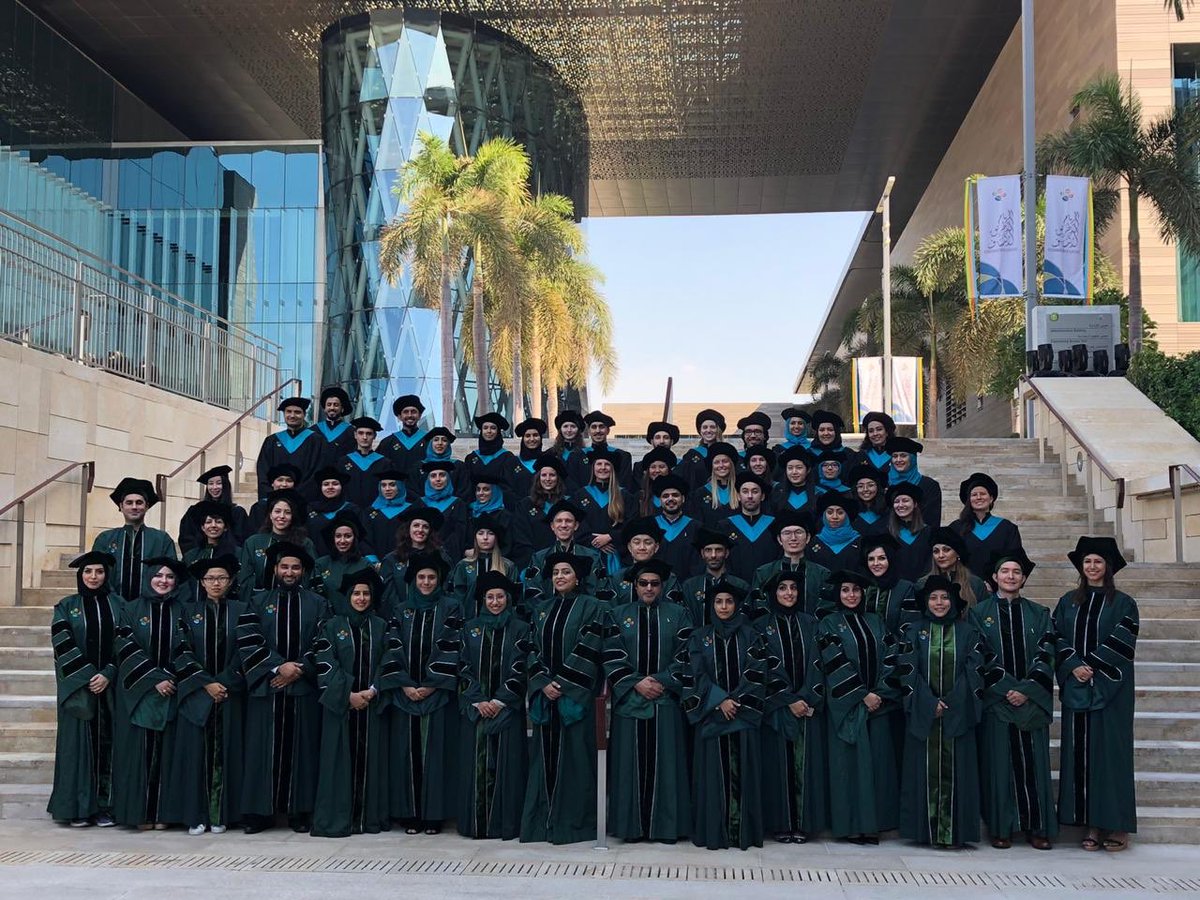 ameerah_bokhari's tweet photo. Such an honorable day filled with pride and joy. Our dreams came true! It was a long journey filled with challenges, yet we proved that we can achieve it and the sky is our limit! proud of all graduates, and proud to be Kaustian! #Kaustclass2018 https://t.co/M1C9PCuC1p