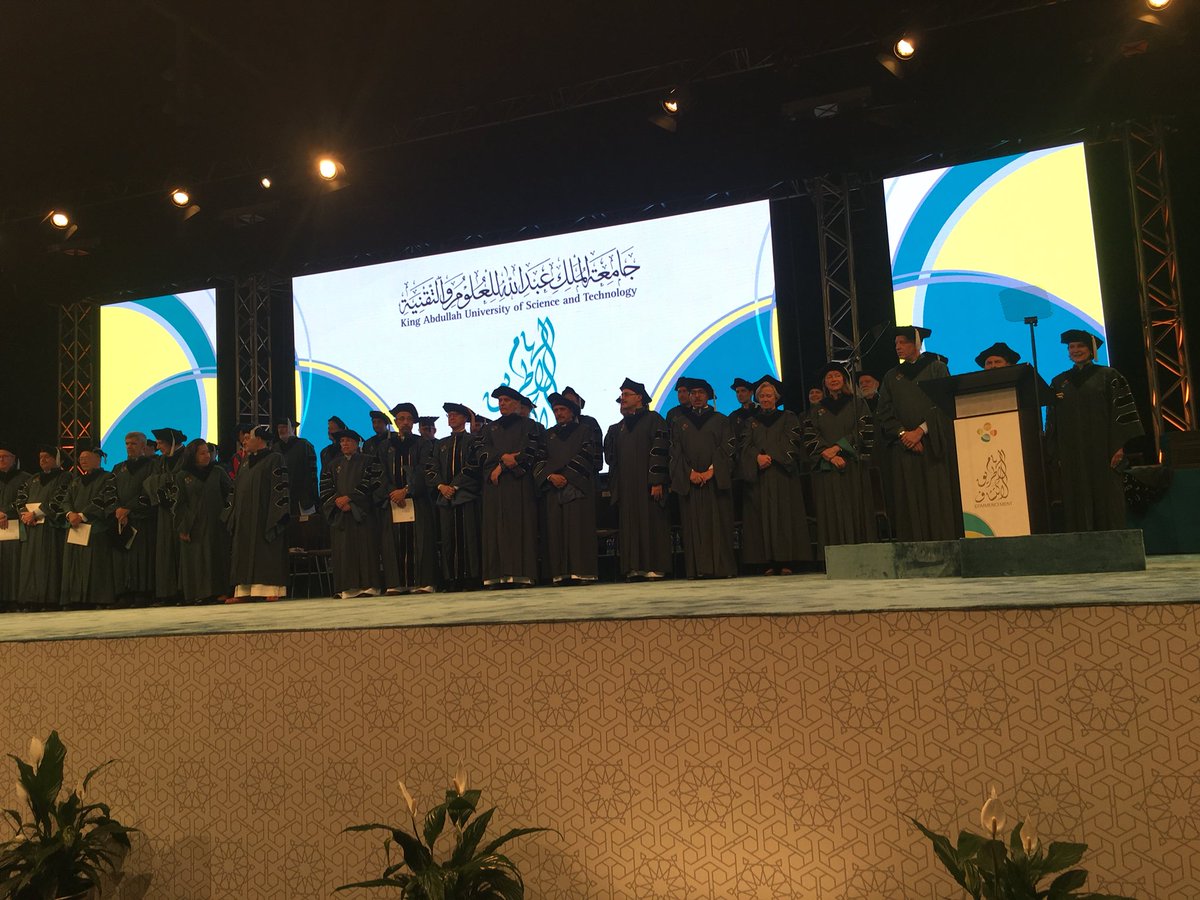 ameerah_bokhari's tweet photo. Such an honorable day filled with pride and joy. Our dreams came true! It was a long journey filled with challenges, yet we proved that we can achieve it and the sky is our limit! proud of all graduates, and proud to be Kaustian! #Kaustclass2018 https://t.co/M1C9PCuC1p