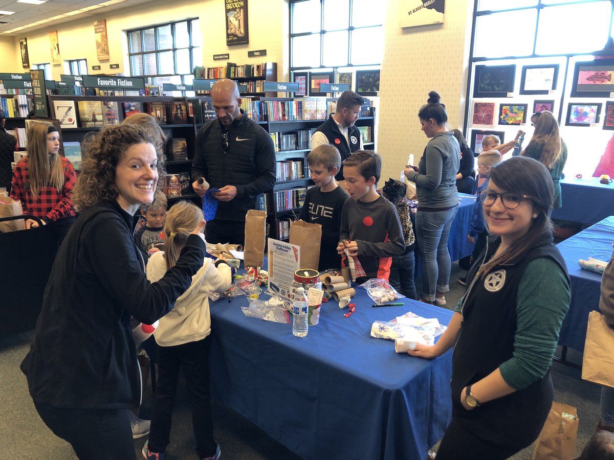 thornell5's tweet photo. Great to see @RES_specials doing some service learning with their kids on a Saturday!  @RoanokeRangers @NorthwestISD @NISDFineArts @KristiKing11 https://t.co/LotvnrvuIF