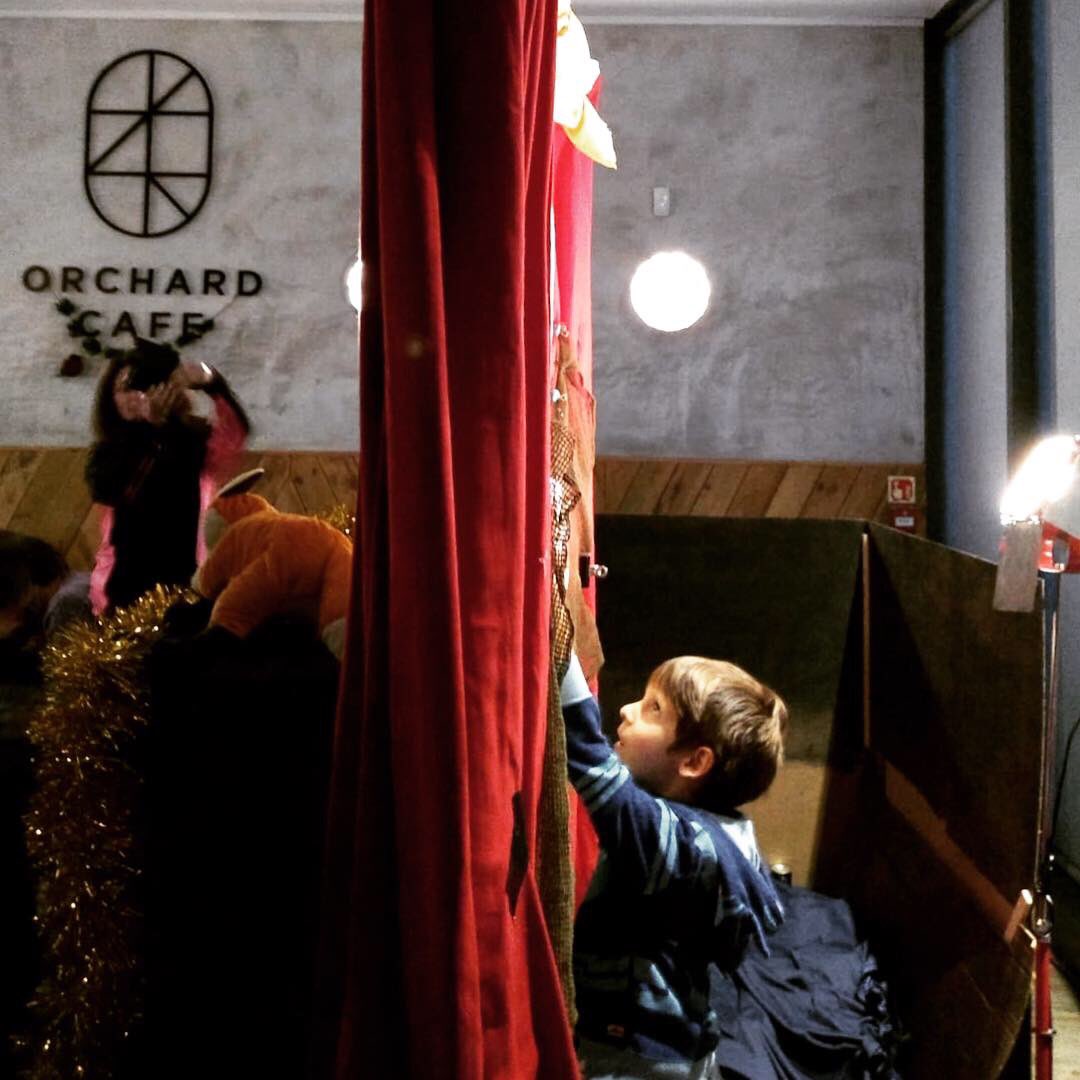 AWAPrd's tweet photo. The #ShadowPuppetWorkshop after #TheStradfastTinSoldier what #AWonderfulAdventure @Openealing!
#ShadowPuppets #ShadowPuppet #Puppet #Puppetry #Puppeteer #Workshop #PuppetWorkshop #Actors #ActorsLife #Theatre #TheatreLife #ChristmasShow #ChildrensShow #London #Ealing #WestEaling https://t.co/LgnJ1rGgGL