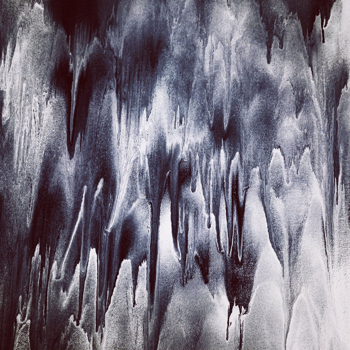 dmbrownart's tweet photo. Starting a new piece #abstractpainting #popart #fluidart #spraypaintart #acrylicpouring #dripping #runny #blackandwhite #canvas https://t.co/WoYDADoRPM