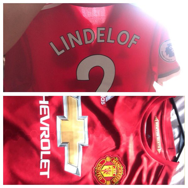 I promised once I got 10K I would do a Manchester United Giveaway & I have done so!
First of all Thank You All for the 10K!!💪🏻👍🏼
2nd: The winner can choose which they want!
Just RT-Like-Tag and Follow to enter!
Winner will be announced Christmas! Will do another on 11K