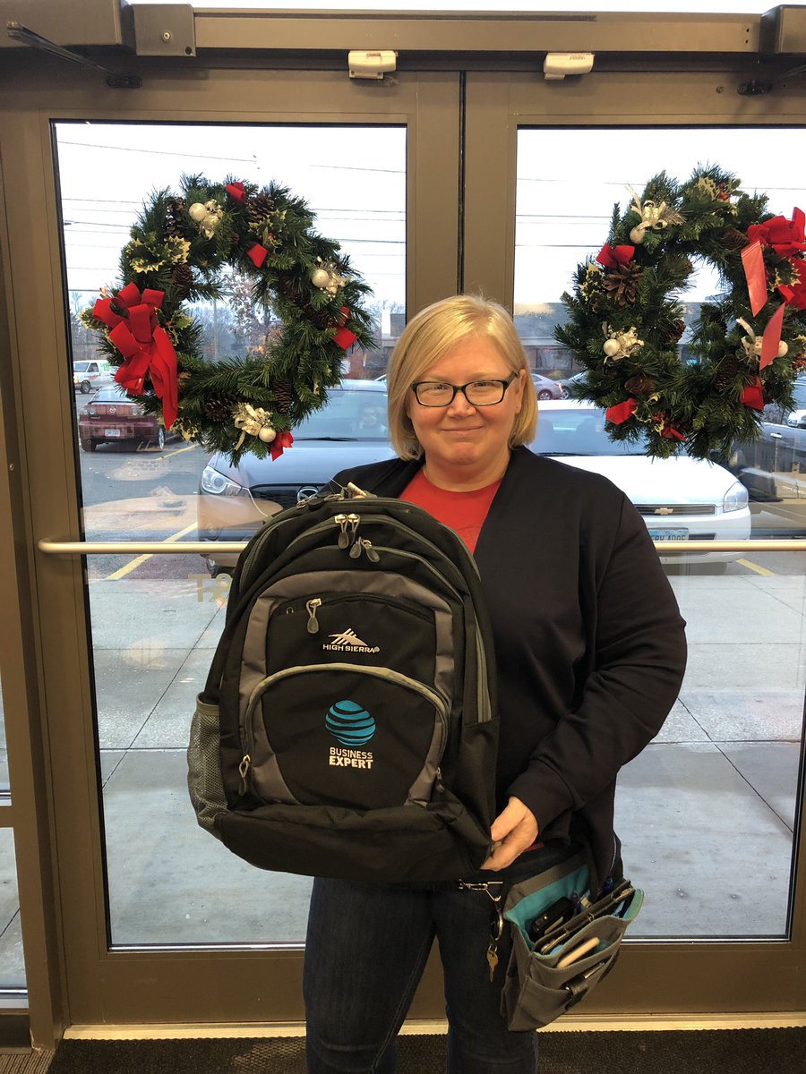 Steve_Kalina's tweet photo. Denise is officially business certified!!! Way to live the grind @DniceFC90! Enjoy the rewards!! 🎒 💰 🌟 

#winthewhOHlething #grOHingTheBusiness 

@MeganMonnot @BIGBizDecker @emilywiper @judy_cavalieri @Jeffgoldstein55 https://t.co/eMsVFlz2Te