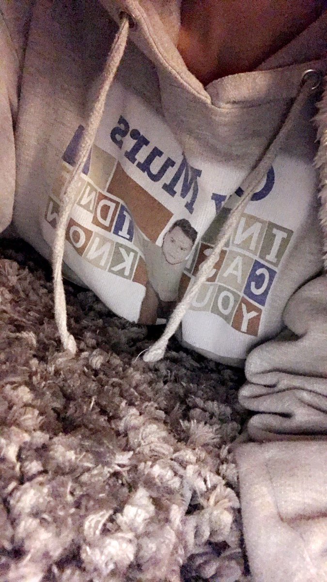 Stephan43640498's tweet photo. Watching happy hour with @ollyofficial in my Olly murs hoody .. #notevensorry #superfan #ollymurs #happyhourwithollymurs https://t.co/987vK8ILlD